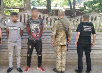 На околиці Ужгорода з пострілами затримали трьох бажаючих нелегально потрапити до Словаччини (ФОТО)