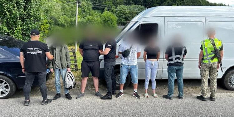 На Рахівщині “ухилянтів” доставляли до прикордоння хлібним фургоном (ФОТО, ВІДЕО)