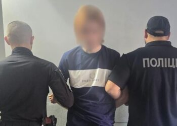 На Рахівщині затримали молодика з Запоріжжя, який заподіяв 77 ножових поранень співмешканці та намагався втекти з України