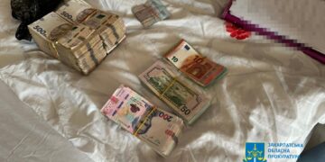 На Тячівщині викрили корупційну схему зі сприяння у виготовленні закордонних паспортів (ФОТО)