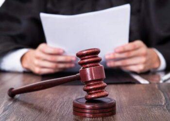 На Закарпатті військовослужбовицю за шахрайство з вигаданою вагітністю засудили до умовного терміну