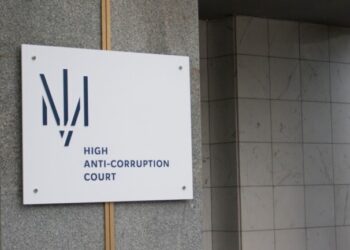 НАБУ затримало розшукуваного ужгородського адвоката Есенова, підозрюваного в підбурюванні до хабаря голові Перечинського райсуду