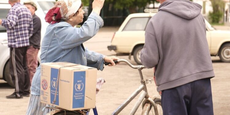 ООН продовжила виплати для українців до кінця липня. Хто може отримати