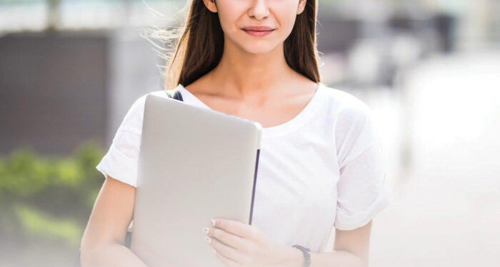 Перша тисяча дітей-випускників ветеранів і ветеранок отримають компенсацію вартості навчання – для цього потрібно підтвердити сертифікат у Дії