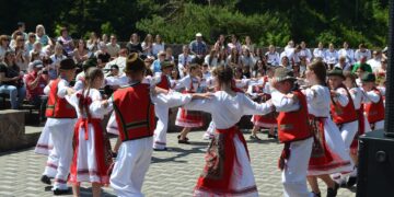 У Колочаві на Хустщині відбувся обласний фестиваль-конкурс коломийок “Співаночки мої милі” (ФОТО)