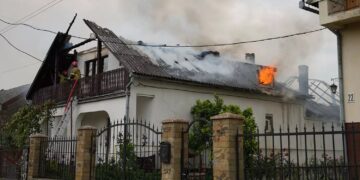 У Сюрте на Ужгородщині горів будинок (ФОТО)