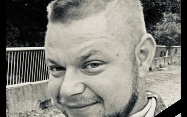 У Виноградові попрощаються з Василем Красним, що помер внаслідок важкого поранення (ФОТО)