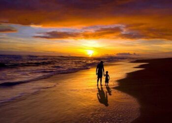 В Україні різко зросла кількість чоловіків, які намагаються оформити статус батька-одинака – Opendatabot