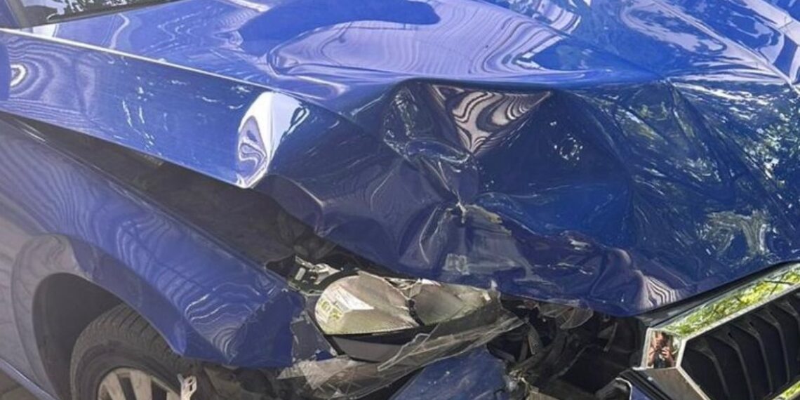 В Ужгороді позбавлений права керування та п'яний водій вчинив ДТП і втік (ФОТО)