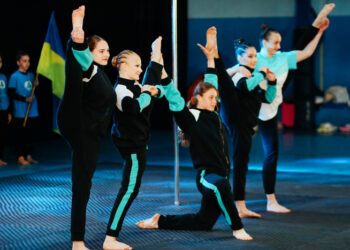 В Ужгороді тривають Всеукраїнські змагання зі спорту на пілоні та повітряної акробатики