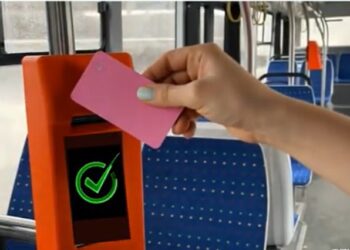 В Ужгороді з'явилася можливість безконтактної оплати на усіх міських автобусах (ВІДЕО)