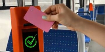 В Ужгороді з'явилася можливість безконтактної оплати на усіх міських автобусах (ВІДЕО)