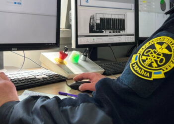 Високотехнологічний контроль на кордоні: як закарпатським митникам допомагають сучасні мобільні сканери