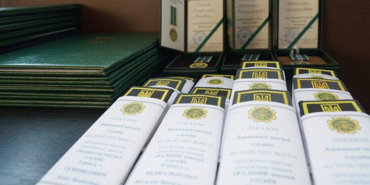 Вітання з Днем митника: на Закарпатті відзначили ключову роль митниці для економіки та оборони(ФОТО) –