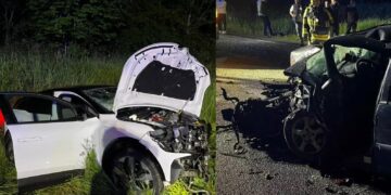 За наслідком зіткнення Ford і Renault біля Залужжя, в якому постраждало 4 людей, довелося деблоковувати обох водіїв (ФОТО)