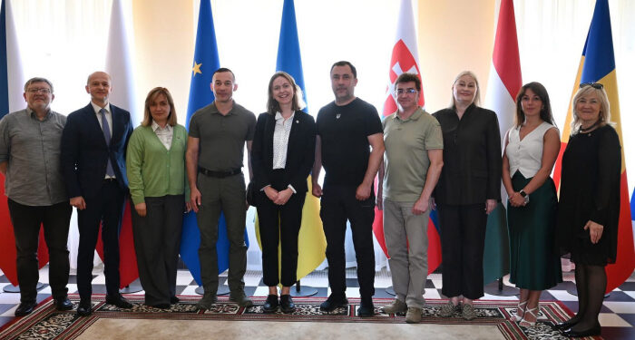 Закарпаття відвідала делегація Посольства Великої Британії та Північної Ірландії: говорили про інвестиції, переселенців та освіту