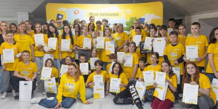 Завершилася весняна зміна “Блогер Кемп” від Фонду Ріната Ахметова