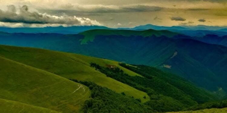 Жителі Калин на Тячівщині, що відстоюють від ГЕСів Тересву, планують “антивітряковий” сімейний похід на Апецьку