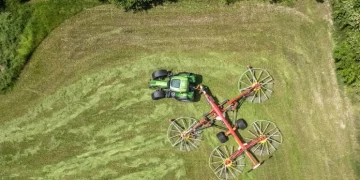 Pöttinger випустив чотирироторні граблі Top VT 12540 C – Техніка