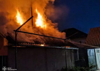 Рано-вранці у Сваляві вирувала пожежа — Закарпаття