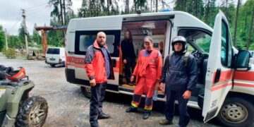 Поблизу водоспаду Шипіт довелось рятувати 20-річну дівчину — Закарпаття
