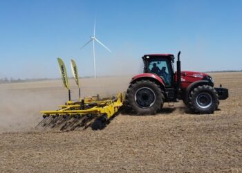 На Одещині протестували техніку Bednar для збереження вологи в ґрунті – Техніка