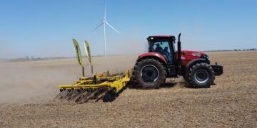 На Одещині протестували техніку Bednar для збереження вологи в ґрунті – Техніка