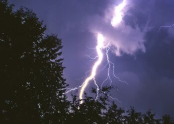 Частину Закарпаття накриють короткочасні дощі та грози — Закарпаття