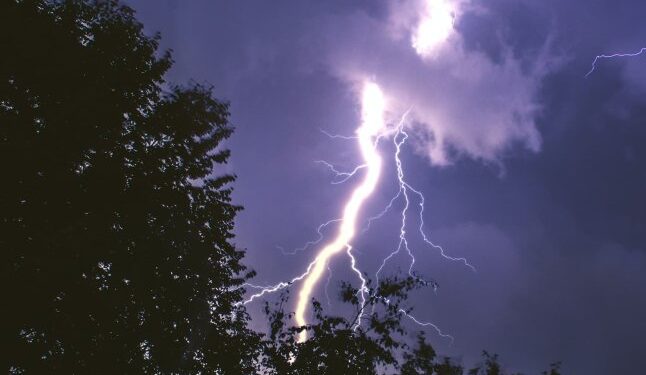 Частину Закарпаття накриють короткочасні дощі та грози — Закарпаття