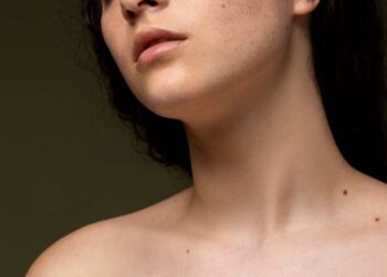 Так у народі вірять: які родимки приносять щастя й удачу — на шиї, носі чи щоках — Закарпаття