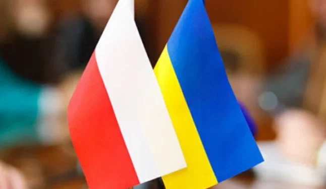 Для українців у Польщі готують зміни: кому можуть анулювати посвідку на проживання — Закарпаття