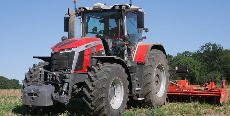 Massey Ferguson випустив покращену серію тракторів MF 8S – Техніка