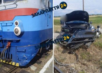 Аварія на переїзді: на Закарпатті дизельний потяг зіткнувся з Tesla –