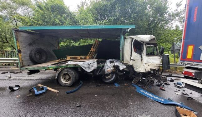 Ще одна смертельна аварія на Закарпатті: зіткнулись дві вантажівки — Закарпаття