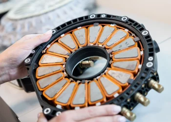 Британці створили 738-сильний двигун вагою з каністру води – Автоновини