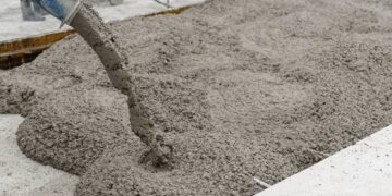 Чому не варто економити на бетоні і де його можна замовити