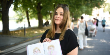 Дівчина, яка завжди читає: Олександра Артюхіна про перекладацьку справу і свій перший великий роман