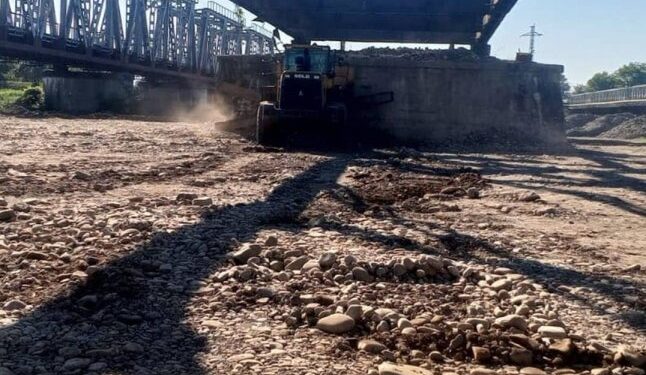 У Тересві майже розібрали старий міст, на якому раніше сталась жахлива аварія — Закарпаття
