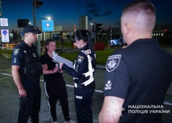 Фінансова піраміда під виглядом збору на дрони. Поліція заявила про екстрадицію шахрайки з ОАЕ в Україну