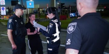 Фінансова піраміда під виглядом збору на дрони. Поліція заявила про екстрадицію шахрайки з ОАЕ в Україну