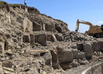 ФОТОФАКТ. Екскаватори продовжують “вигризати” полонину Руна