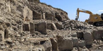 ФОТОФАКТ. Екскаватори продовжують “вигризати” полонину Руна