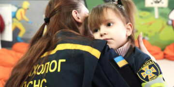 Герої без зброї: психологиня ДСНС Закарпаття Каріна Фаньо про світло у темряві, важливість професії і силу бути поруч