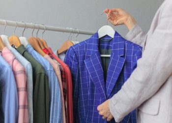 Хімчистка без шкоди: як часто варто здавати одяг і текстиль, щоб зберегти їх якість?