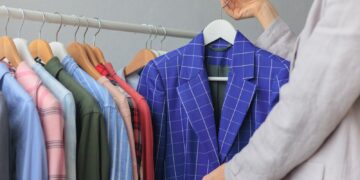Хімчистка без шкоди: як часто варто здавати одяг і текстиль, щоб зберегти їх якість?
