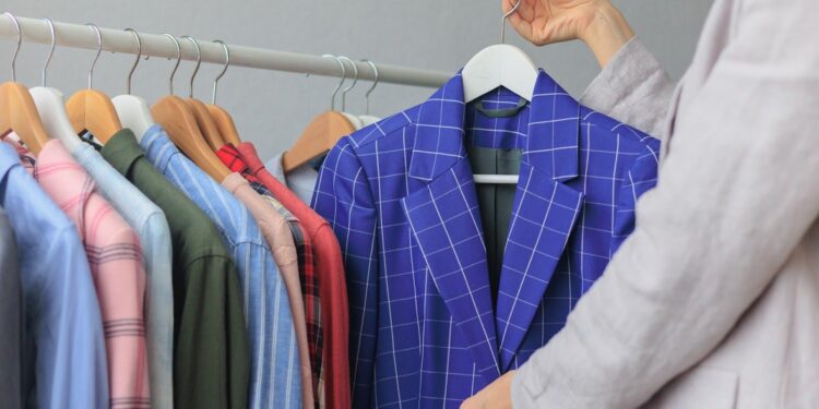 Хімчистка без шкоди: як часто варто здавати одяг і текстиль, щоб зберегти їх якість?