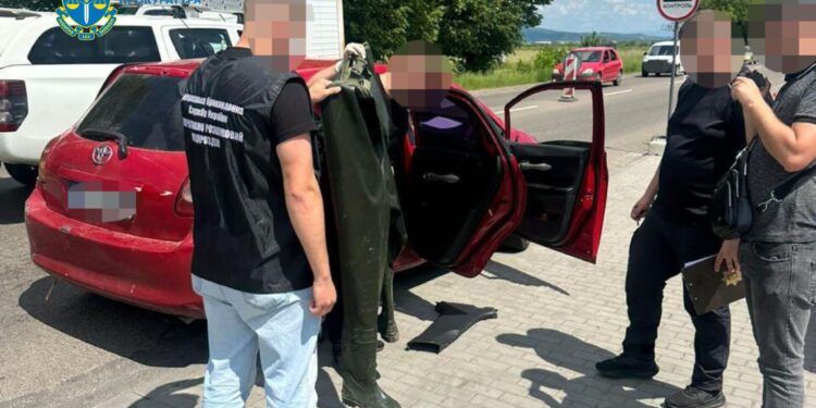 Канал для ухилянтів на Закарпатті: двох переправників судитимуть за “трансфер” до Румунії –