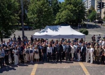 Медика із Закарпаття нагородили за порятунок воїнів на фронті (ФОТО)