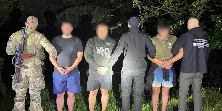 На Рахівщині пострілами затримували підводу 22-річного мешканця Луга з двома “ухилянтами” з Луцька, що прямували до Румунії (ФОТО, ВІДЕО)