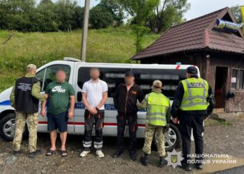 На Рахівщині затримали харків'ян, які під виглядом “швидкої” переправляли “ухилянтів” до Румунії (ФОТО)